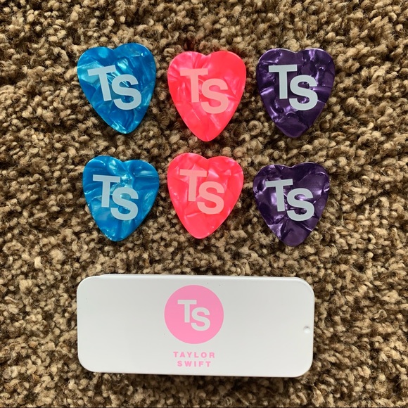 NEW Taylor Swift Lover Guitar Picks - Picture 2 of 12